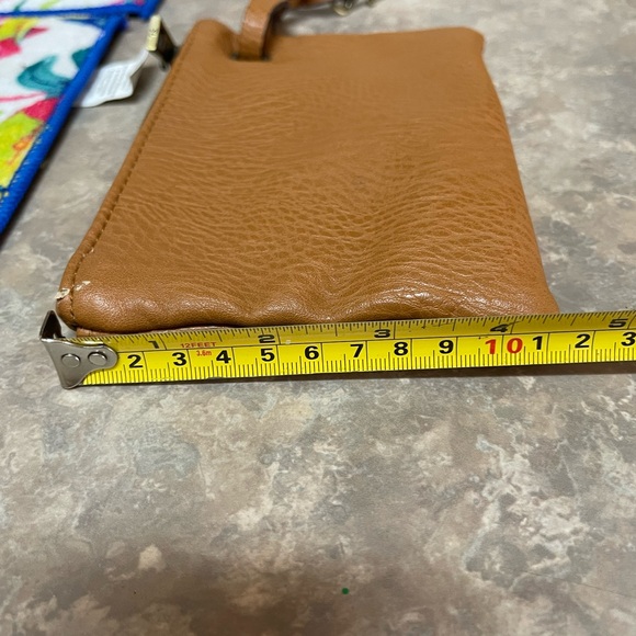 Free People wristlet Carmel/Tan - Picture 3 of 10